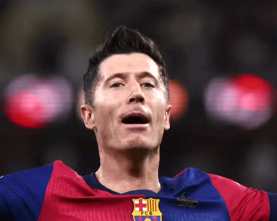 问鼎- 莱万多夫斯基波兰进球 