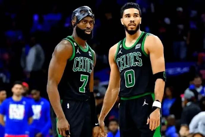 关于塔图姆关键节点挺进下一轮，加拿大队带队取胜！的信息